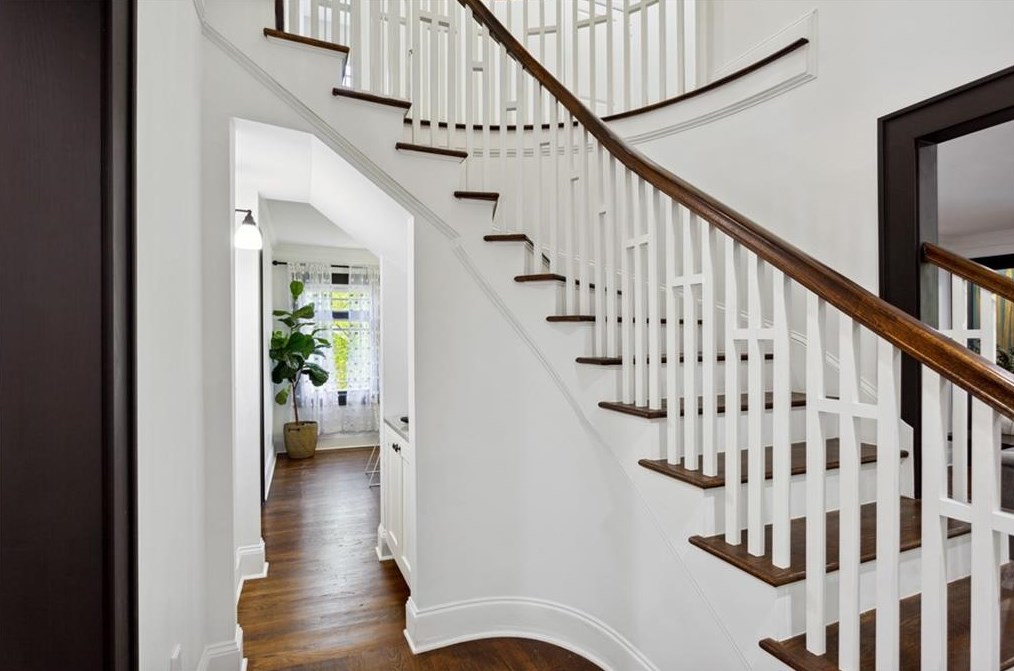 211 Parkside Cir, Decatur GA  30030-1412 exterior