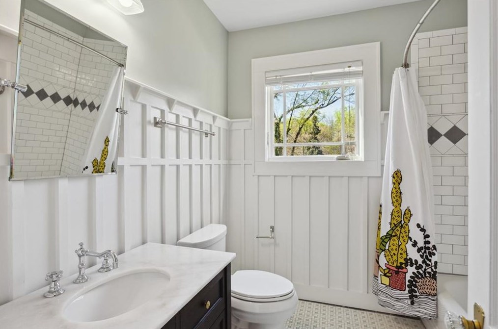 211 Parkside Cir, Decatur GA  30030-1412 exterior