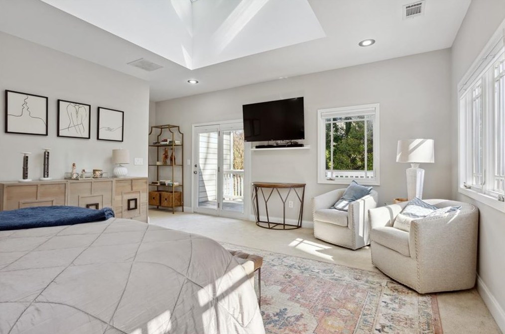 211 Parkside Cir, Decatur GA  30030-1412 exterior