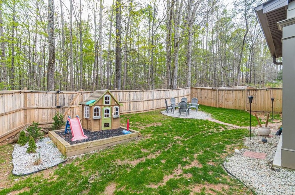 4134 Woodland Park Dr, Atlanta GA  30331 exterior