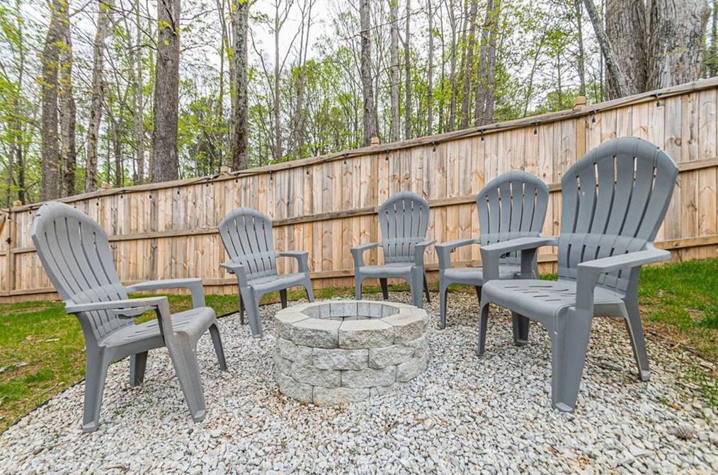 4134 Woodland Park Dr, Atlanta GA  30331 exterior