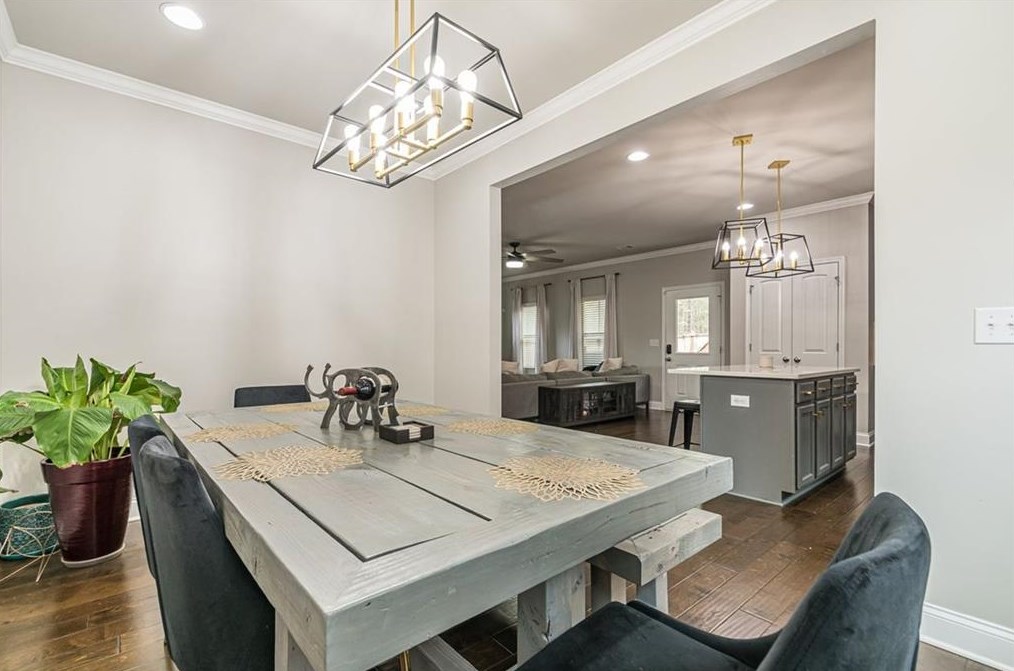 4134 Woodland Park Dr, Atlanta GA  30331 exterior