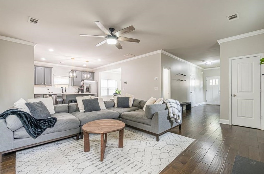 4134 Woodland Park Dr, Atlanta GA  30331 exterior