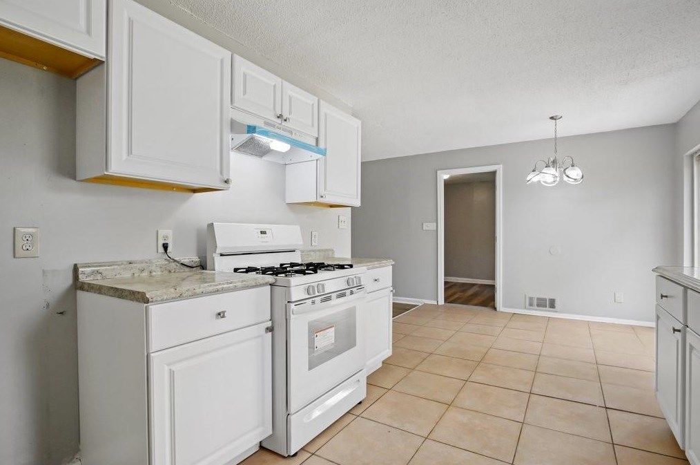 1486 Joy Ln, Decatur GA  30032-3022 exterior