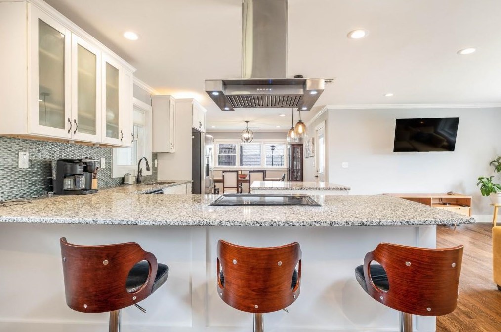 3142 Gay Dr, Decatur GA  30032-7135 exterior