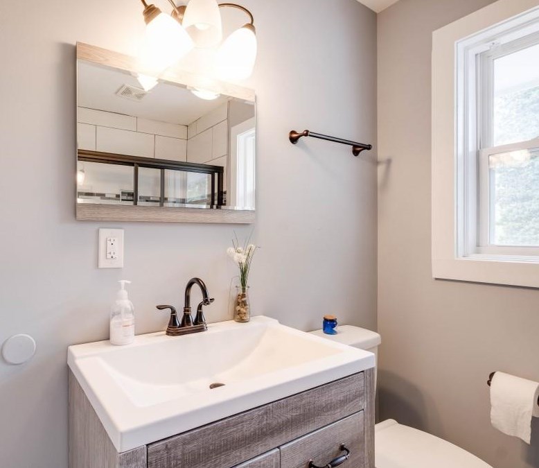 3142 Gay Dr, Decatur GA  30032-7135 exterior