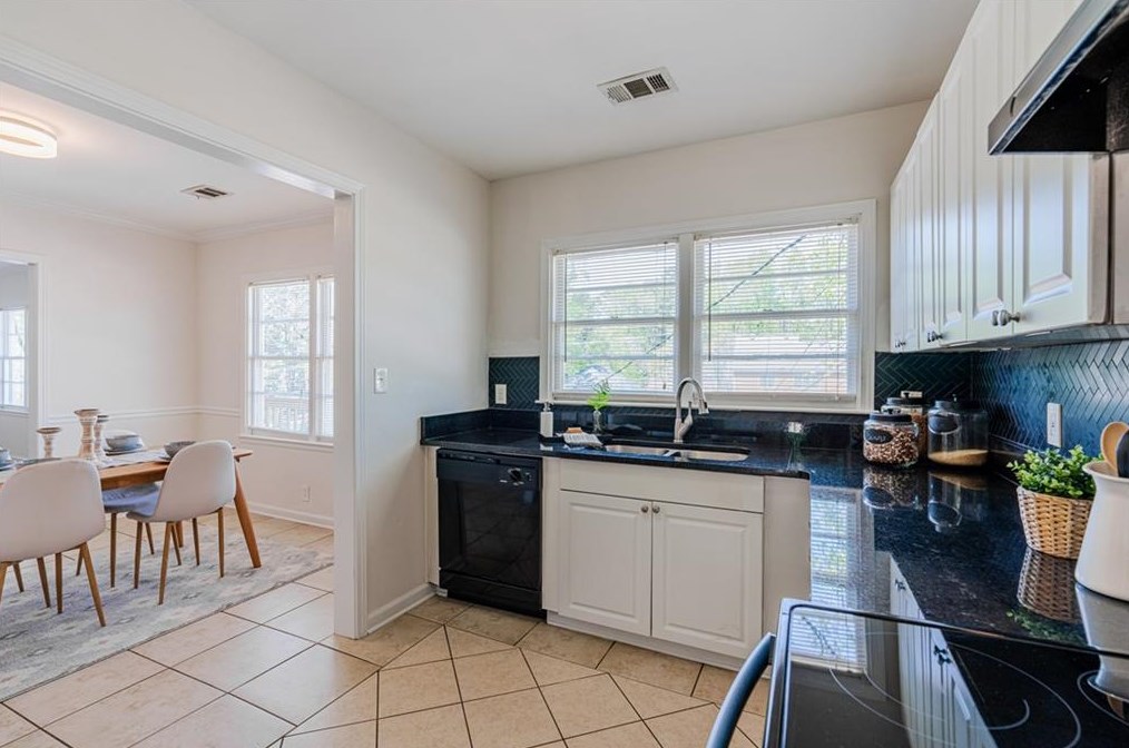 3723 Glenwood Rd, Decatur GA  30032-4527 exterior