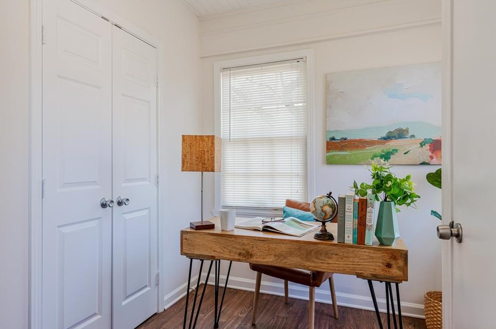 3723 Glenwood Rd, Decatur GA  30032-4527 exterior