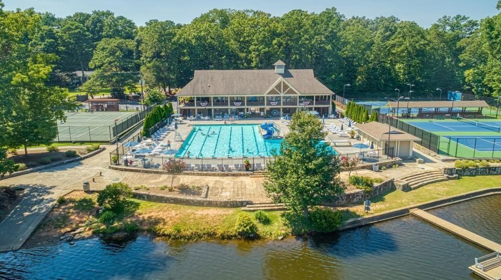 3465 Waddeston Way, Atlanta GA  30319-2544 exterior