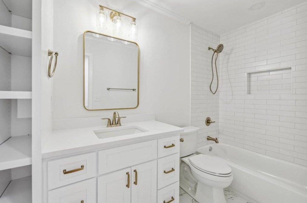 2889 Bonanza Dr, Decatur GA  30033-1509 exterior