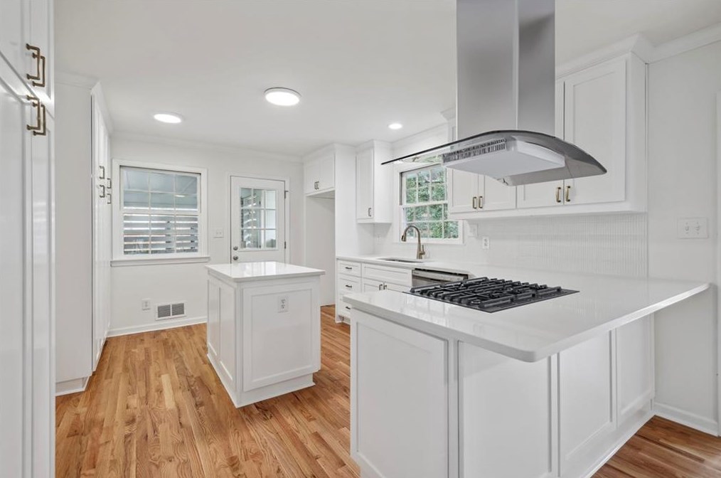 2889 Bonanza Dr, Decatur GA  30033-1509 exterior