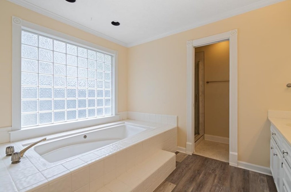 528 Hilldale Dr, Decatur GA  30030-3828 exterior