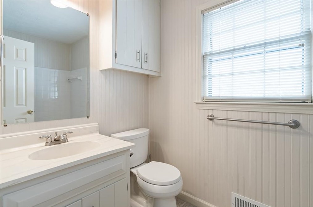 528 Hilldale Dr, Decatur GA  30030-3828 exterior