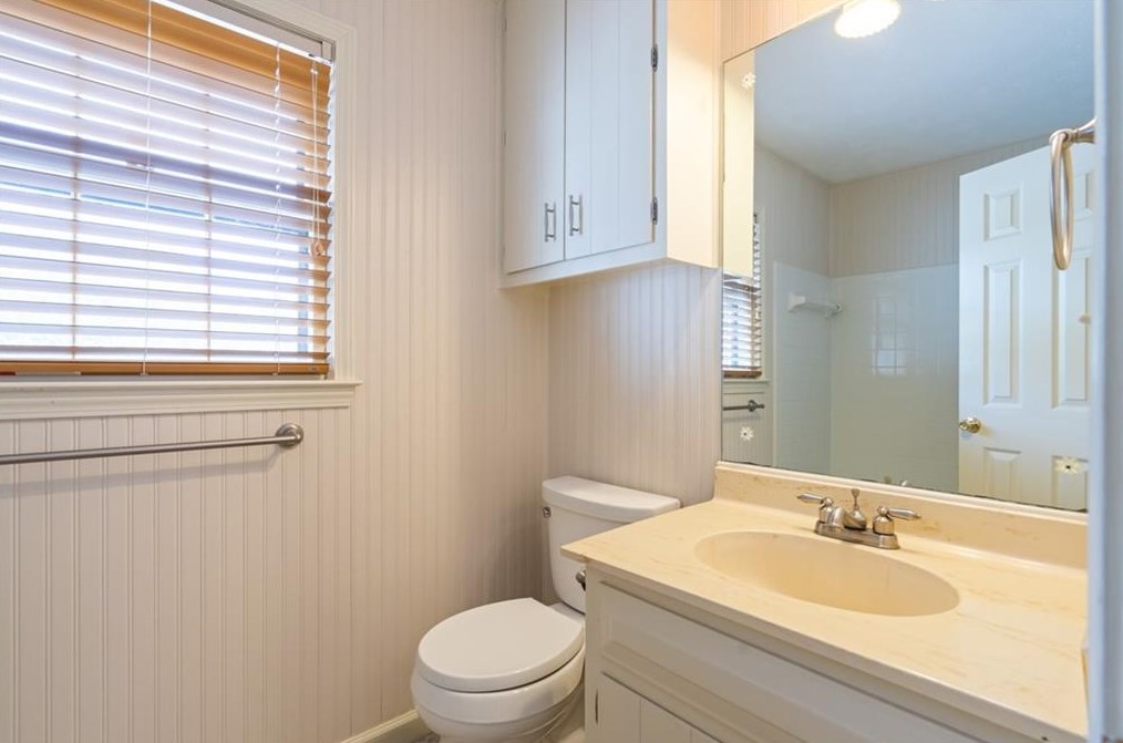 528 Hilldale Dr, Decatur GA  30030-3828 exterior