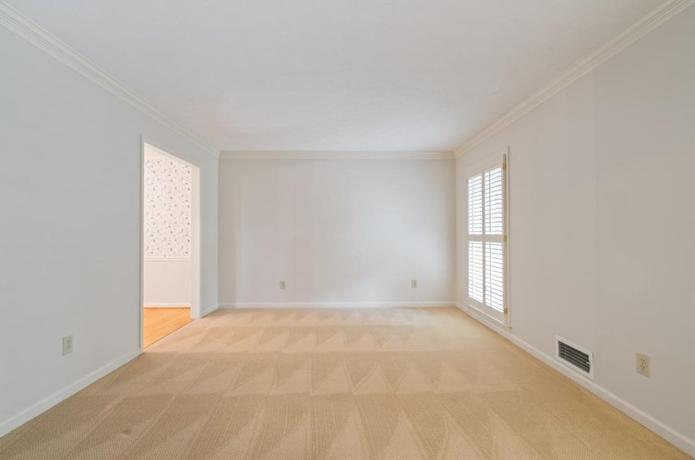 528 Hilldale Dr, Decatur GA  30030-3828 exterior