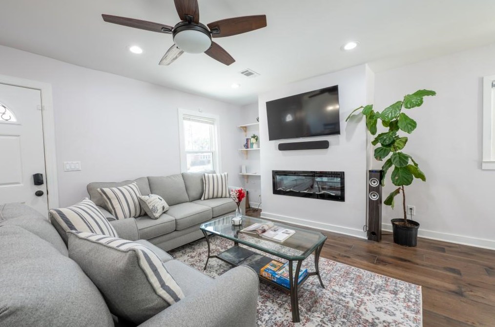 2083 Glendale Dr, Decatur GA  30032-5807 exterior