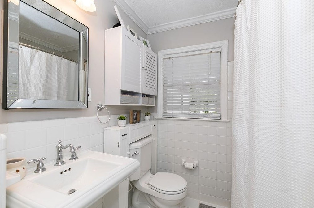 1538 Deerwood Dr, Decatur GA  30030-4516 exterior