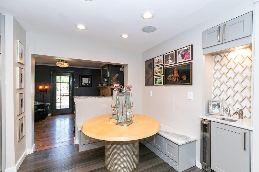 1538 Deerwood Dr, Decatur GA  30030-4516 exterior