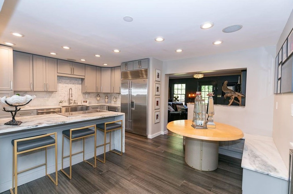 1538 Deerwood Dr, Decatur GA  30030-4516 exterior