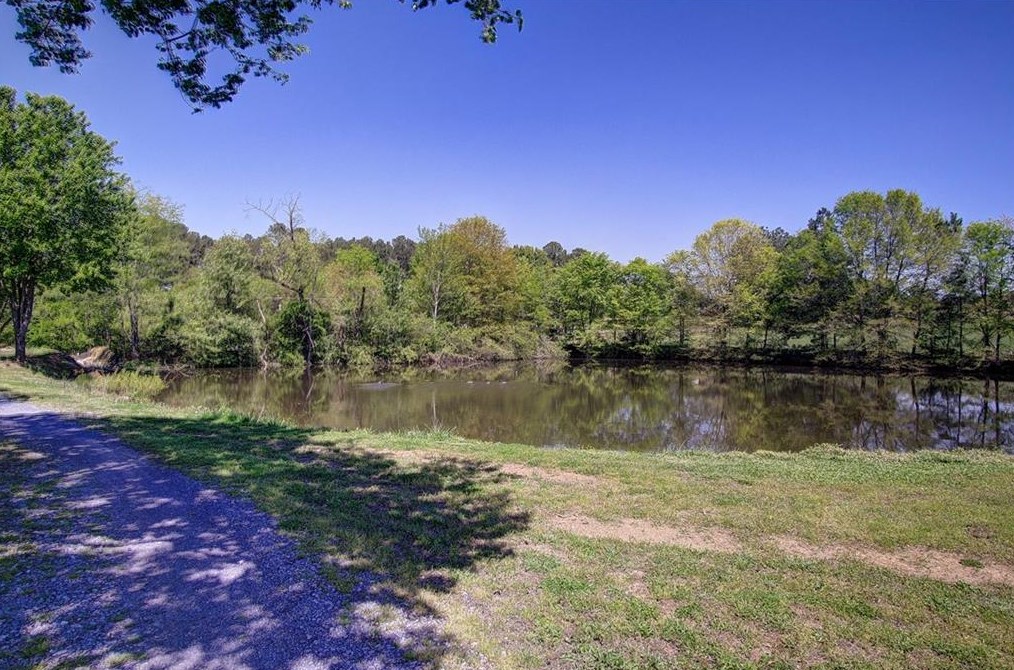 167 Mccreary Rd, Calhoun GA  30701-4417 exterior