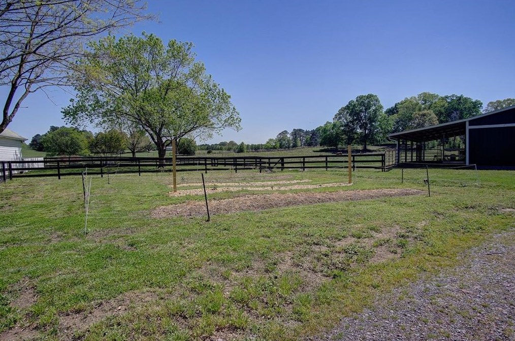 167 Mccreary Rd, Calhoun GA  30701-4417 exterior