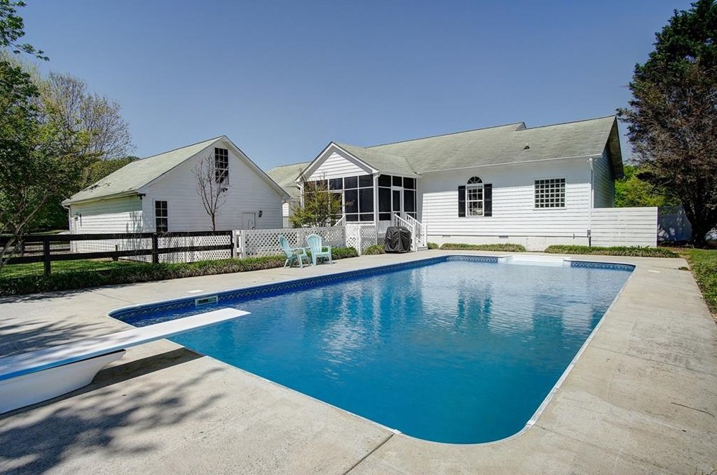 167 Mccreary Rd, Calhoun GA  30701-4417 exterior