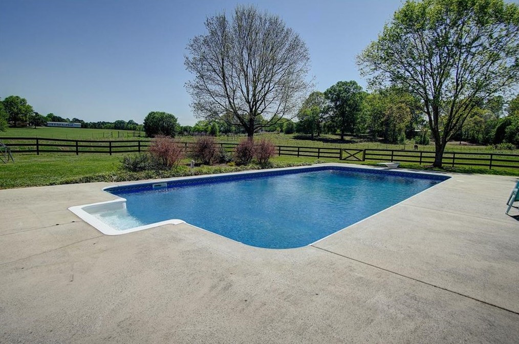 167 Mccreary Rd, Calhoun GA  30701-4417 exterior