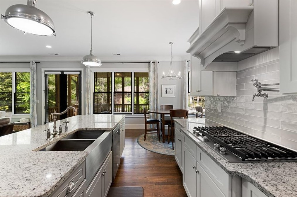 3256 Lavista Rd, Decatur GA  30033-1421 exterior