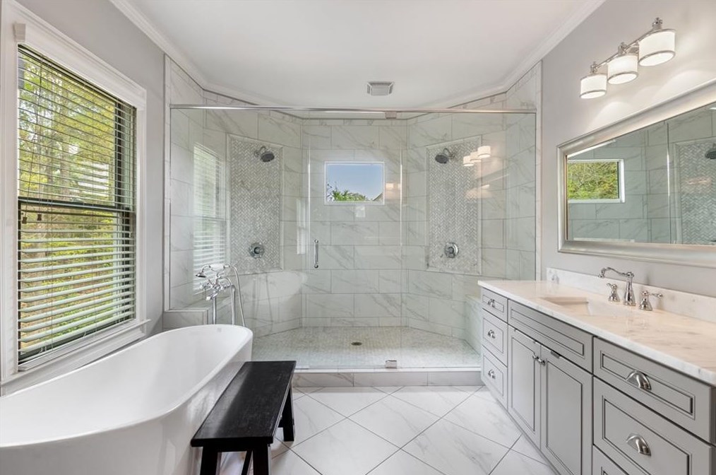 3256 Lavista Rd, Decatur GA  30033-1421 exterior