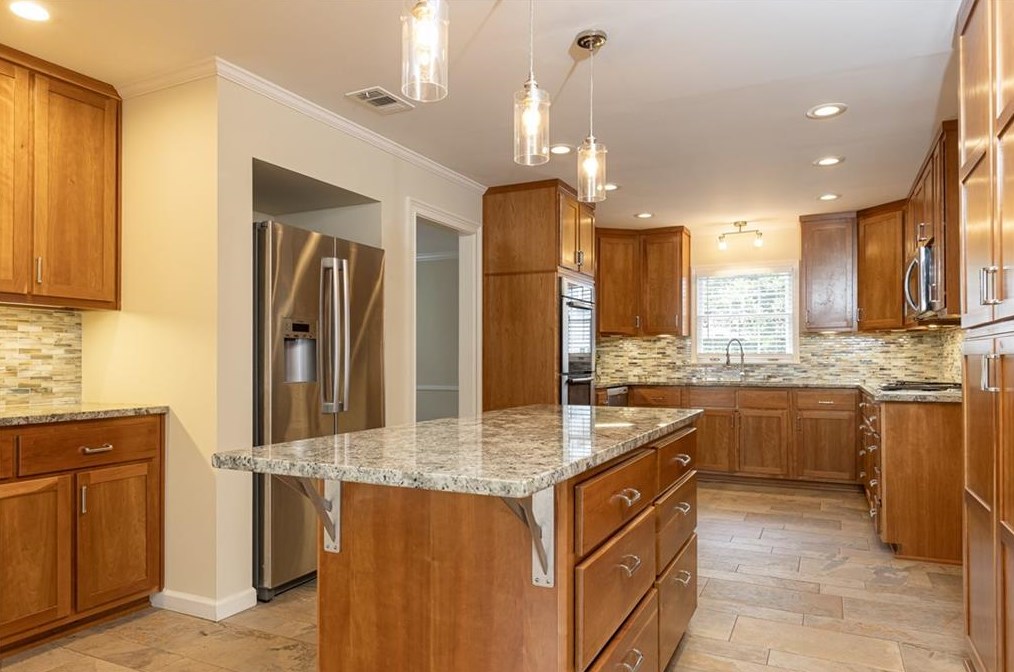 4297 Woodland Brook Dr, Atlanta GA  30339-4722 exterior