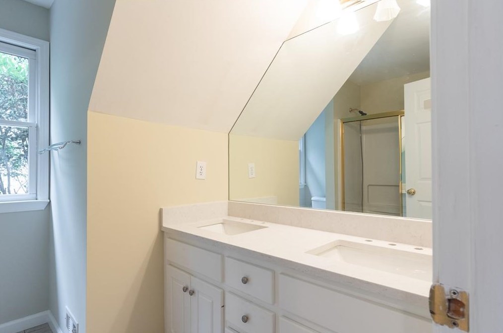 4297 Woodland Brook Dr, Atlanta GA  30339-4722 exterior