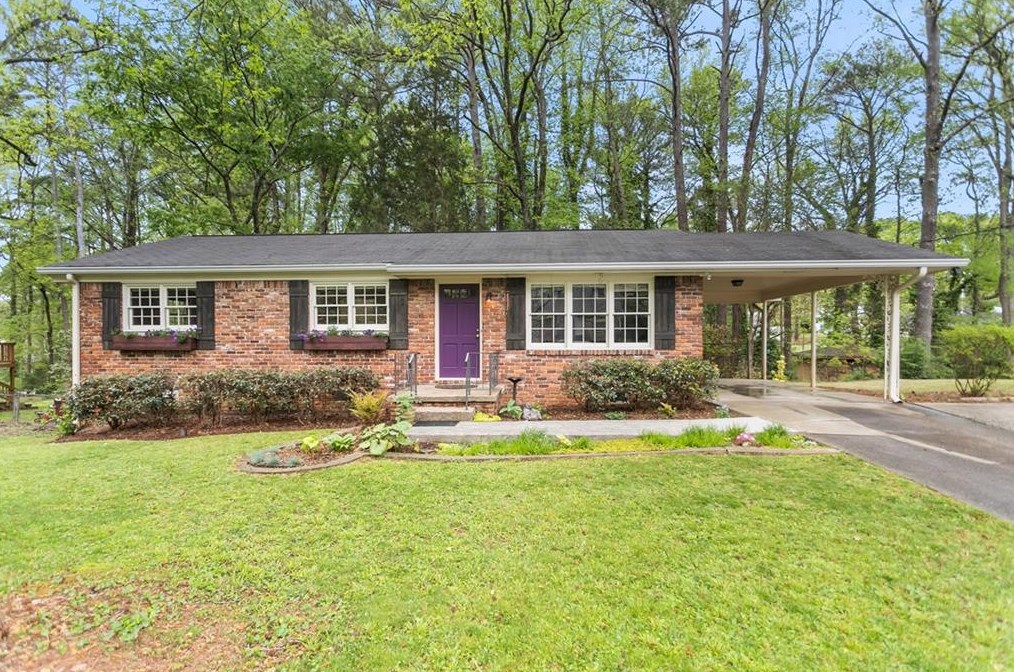 3170 Sprucewood Dr, Decatur GA  30033-2506 exterior