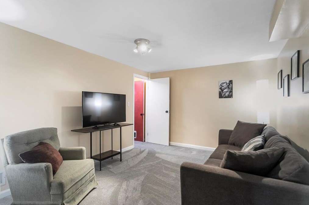 3170 Sprucewood Dr, Decatur GA  30033-2506 exterior