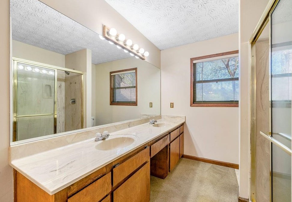 4201 Charleston Trl, Smyrna GA  30080-6427 exterior