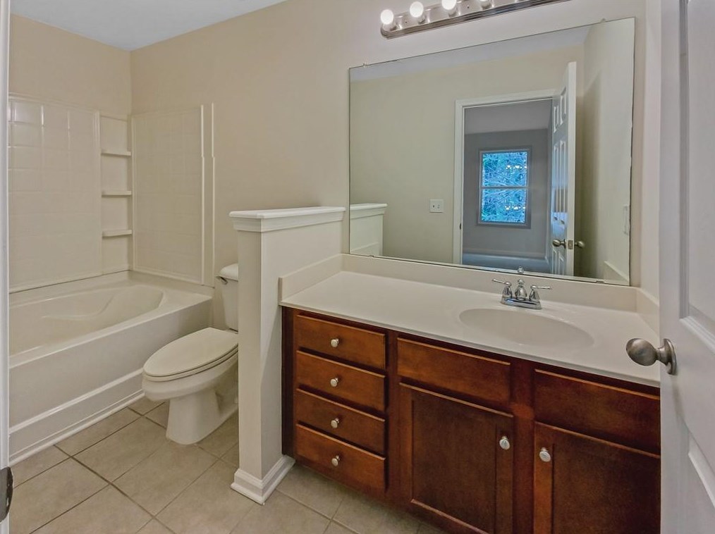 3940 Princeton Lakes Way, Atlanta GA  30331-5595 exterior