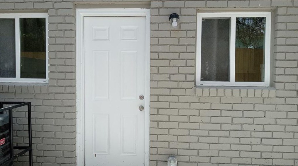 2156 Park Ter, Atlanta GA  30337-1704 exterior