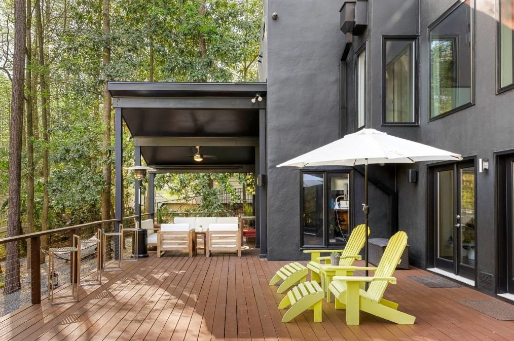1042 Nawench Dr, Atlanta GA  30327-1340 exterior
