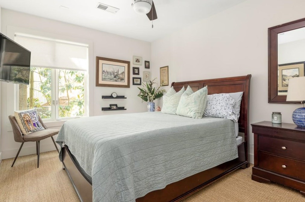 1042 Nawench Dr, Atlanta GA  30327-1340 exterior