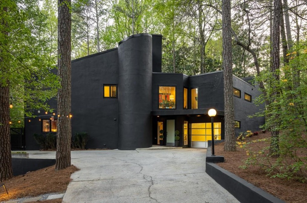 1042 Nawench Dr, Atlanta GA  30327-1340 exterior