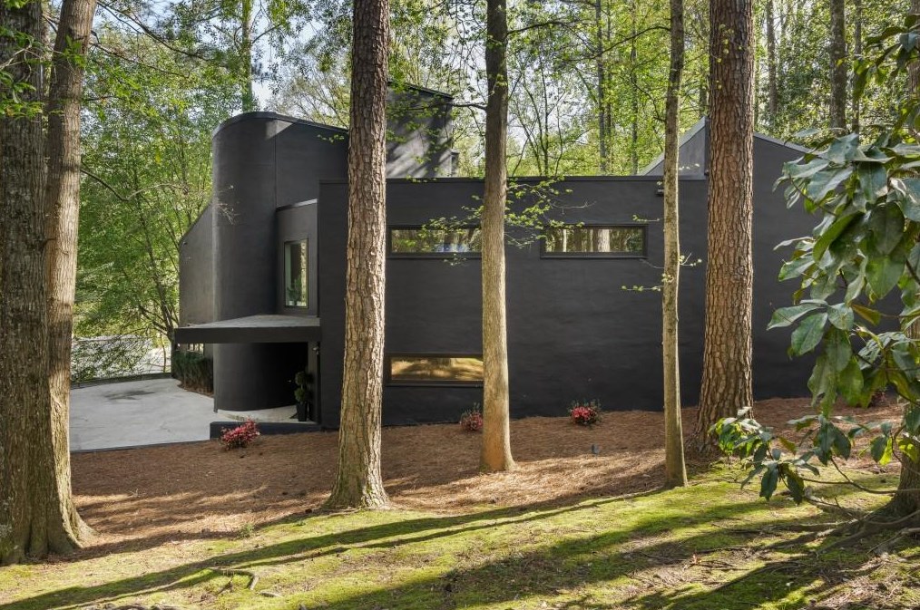 1042 Nawench Dr, Atlanta GA  30327-1340 exterior
