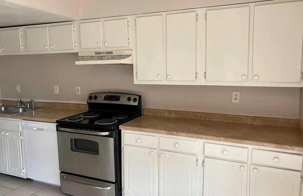 3254 Strawberry Ln, Decatur GA  30034-4138 exterior