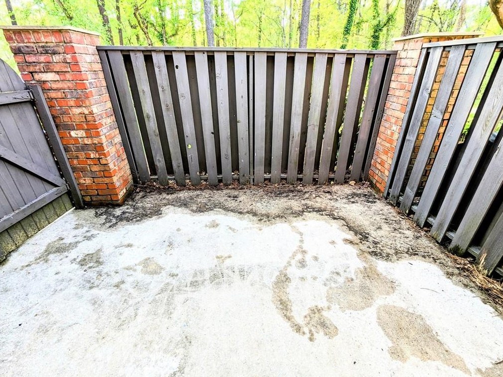 2 Valley Forge Pl, Atlanta GA  30318-1455 exterior
