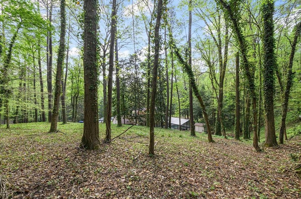 4384 Whitewater Creek Rd, Atlanta GA  30327-3958 exterior
