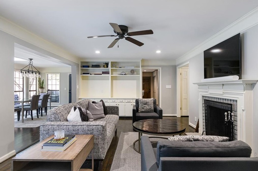 4384 Whitewater Creek Rd, Atlanta GA  30327-3958 exterior