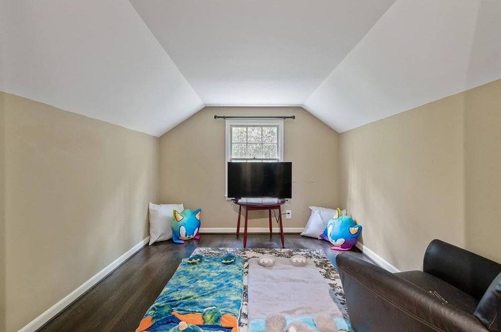 4384 Whitewater Creek Rd, Atlanta GA  30327-3958 exterior