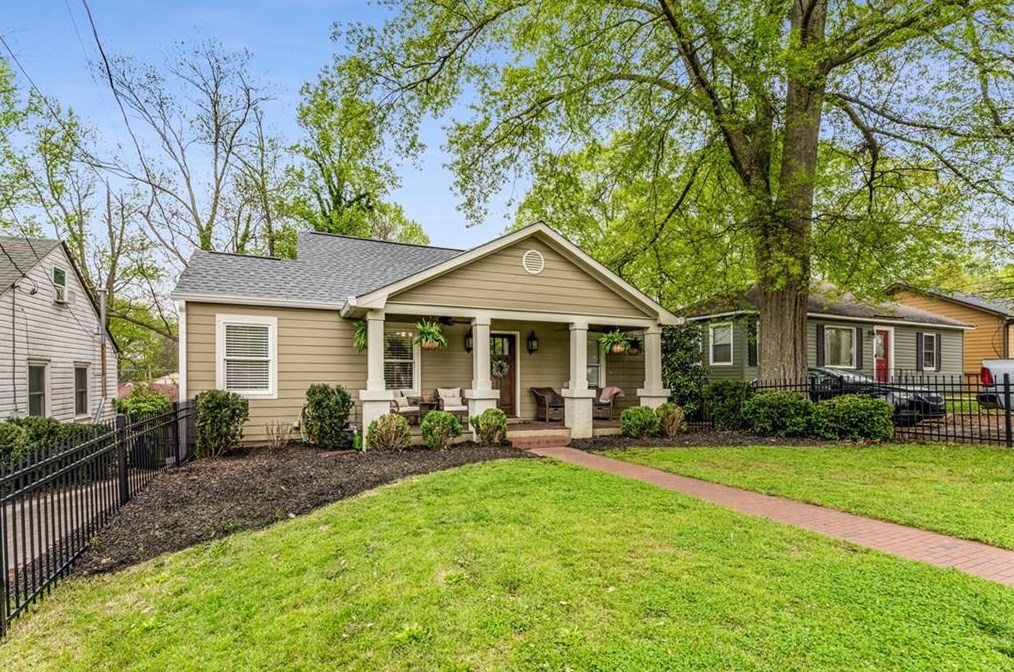 1451 Walker Ave, Atlanta GA  30337-1558 exterior