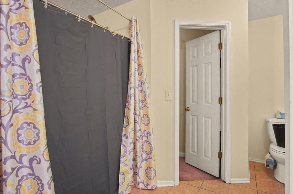 4634 Grand Central Pkwy, Decatur GA  30035-2253 exterior