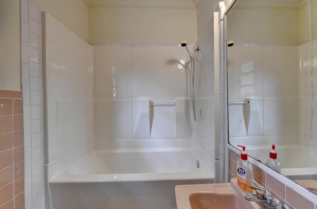 1399 Clairmont Rd, Decatur GA  30033-5311 exterior