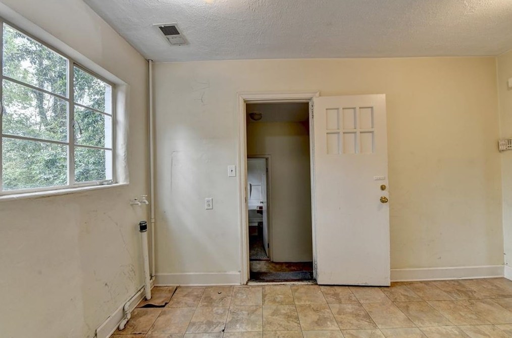 1399 Clairmont Rd, Decatur GA  30033-5311 exterior