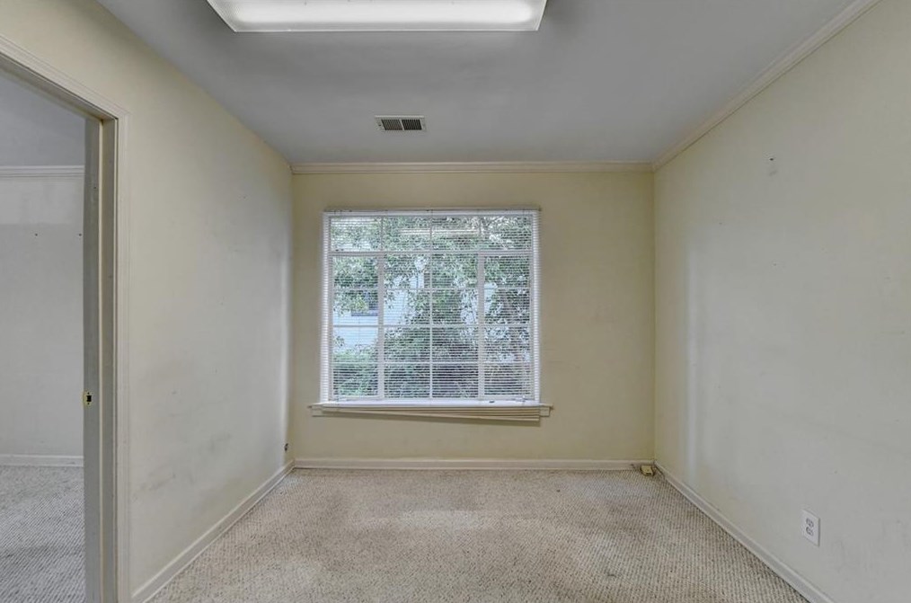 1399 Clairmont Rd, Decatur GA  30033-5311 exterior